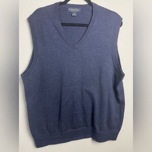 Brooks Brothers Men's Navy Supima Cotton V-Neck
Sweater Vest size Large
